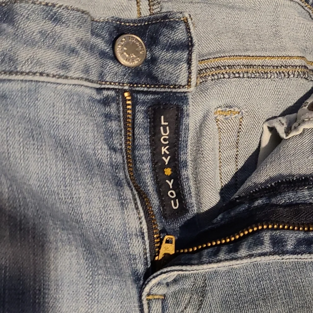 *SOLD OUT* Lucky Jeans - Picture 2 of 9